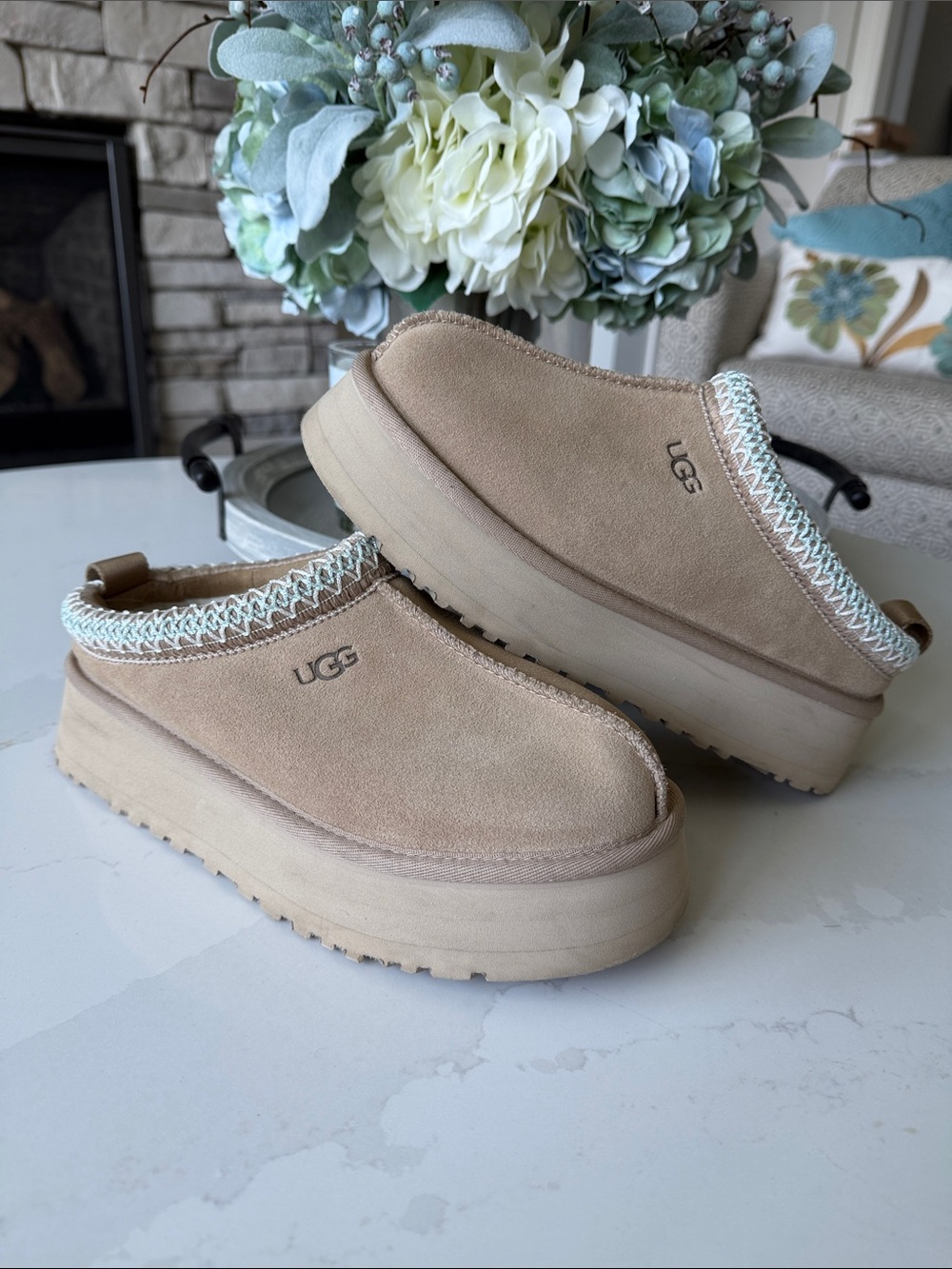 🎉Host Pick🎉UGG Women’s Tazz II Slip-On in Sand Color - Size 7